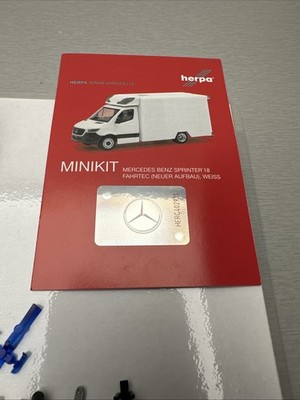 Herpa Minikit MB Sprinter 18 RTW Fahrtec weiß 013826