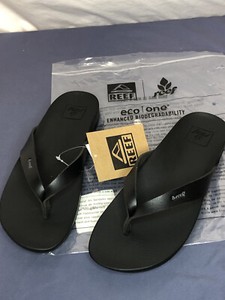 reef women's cushion bounce court black flip flops