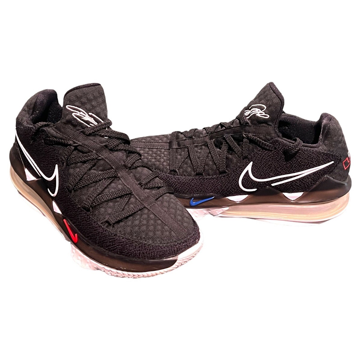 air max 95s black and white