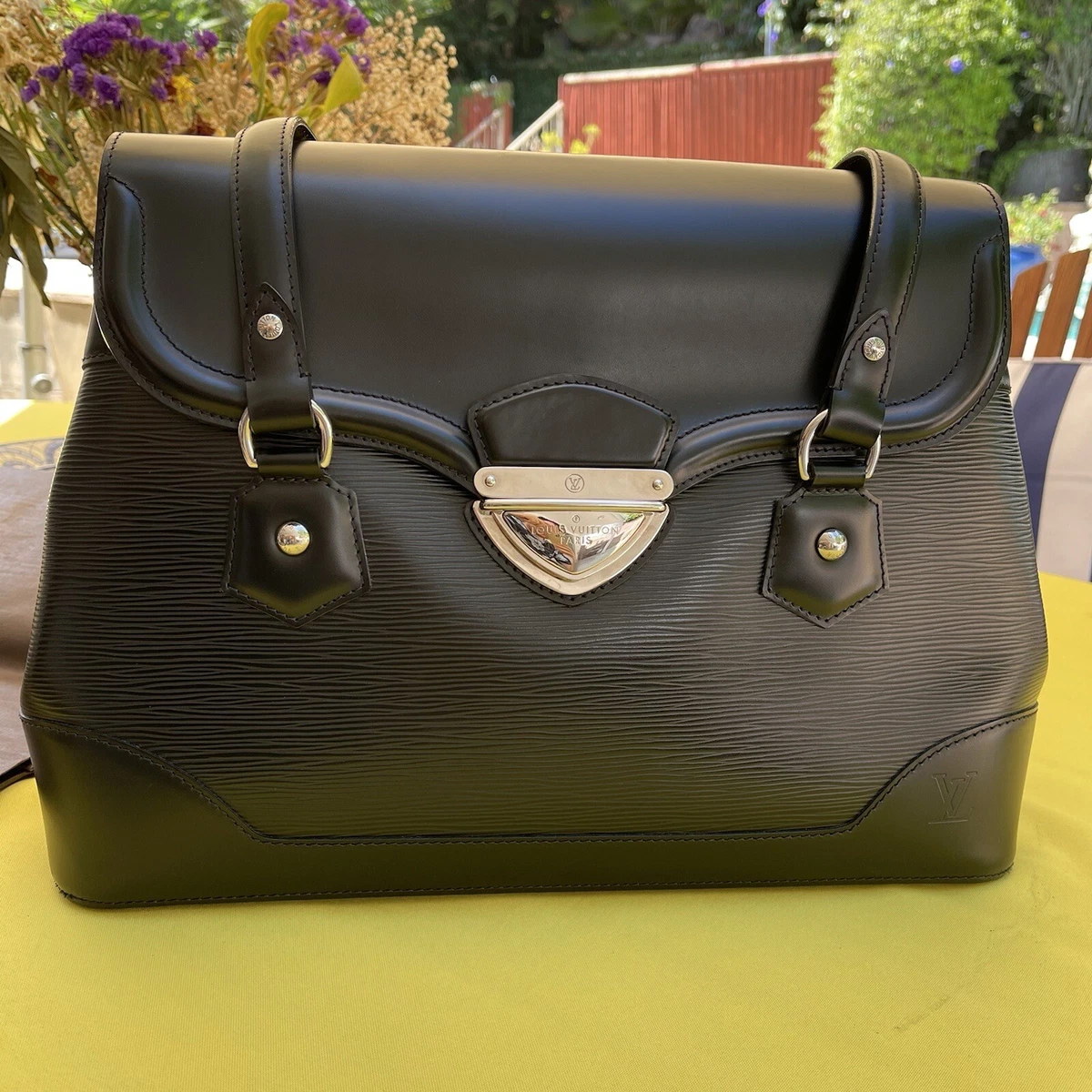 Louis Vuitton Bagatelle Leather Handbag