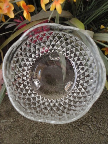 Indiana Pattern Glass Diamond Point Three Leg Bowl Container 3 in W Vintage - Picture 4 of 6