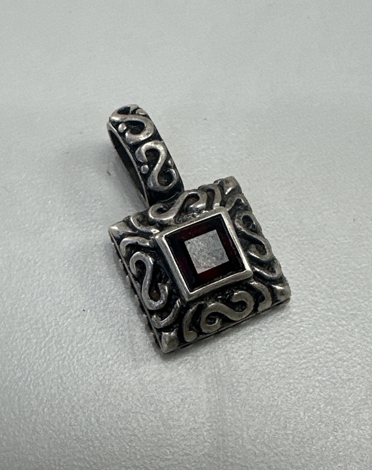Beautiful Vintage Sterling Silver Garnet Pendant