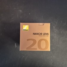 Nikon AF Nikkor 20mm f2.8D Wide Angle Lens w/ HB-4 Hood