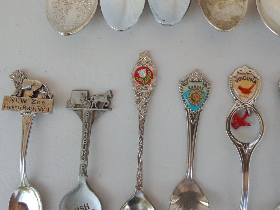 Cucharas decorativas vintage --Recuerdos de vacaciones + Estados/ciudades + dijes y más-- Foto 2 de 4
