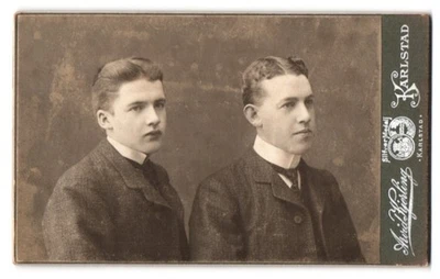 Photographie Arvid Kierling, Karlstad, Drottninggatan 5, deux jeunes hommes... - Photo 1/2