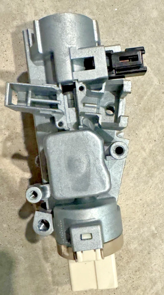 Conjunto de bloqueo de columna de dirección Mazda GK2C-66-150 - transmisión manual Mazda 6 2003-2005 Foto 2 de 4