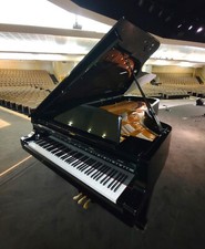 K. KAWAI GS-100 Piano great condition with a dolly