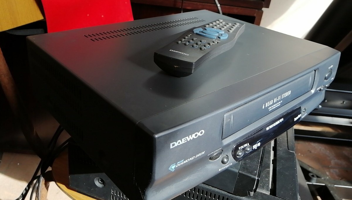 Videoregistratore Daewoo vhs HQ in 41123 Modena für 50,00 € zum Verkauf