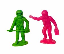 Timmee plastic space toy figure Tim Mee Galaxy Laser lot astronauts green pink 3