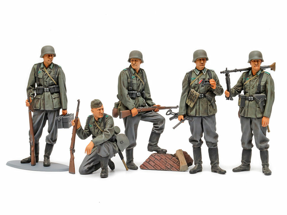 Tamiya 35371 1/35 Scale Military Figure Model Kit Mid-WWII