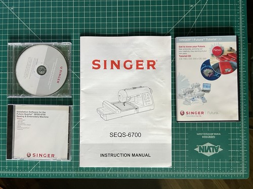 Singer Futura Quartet SEQS-6700 Instruction Manual & Software CD Bundle