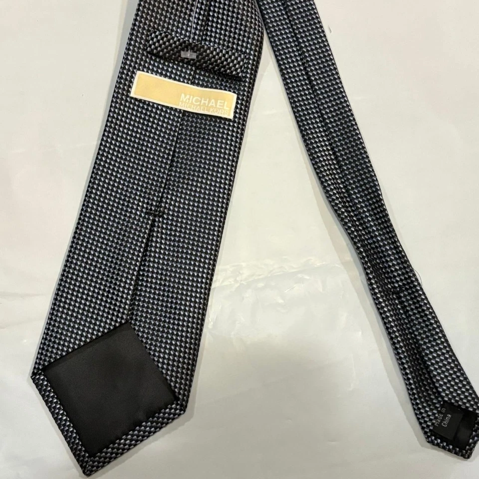 Corbata para hombre Michael Kors blanca y negra Foto 3 de 4