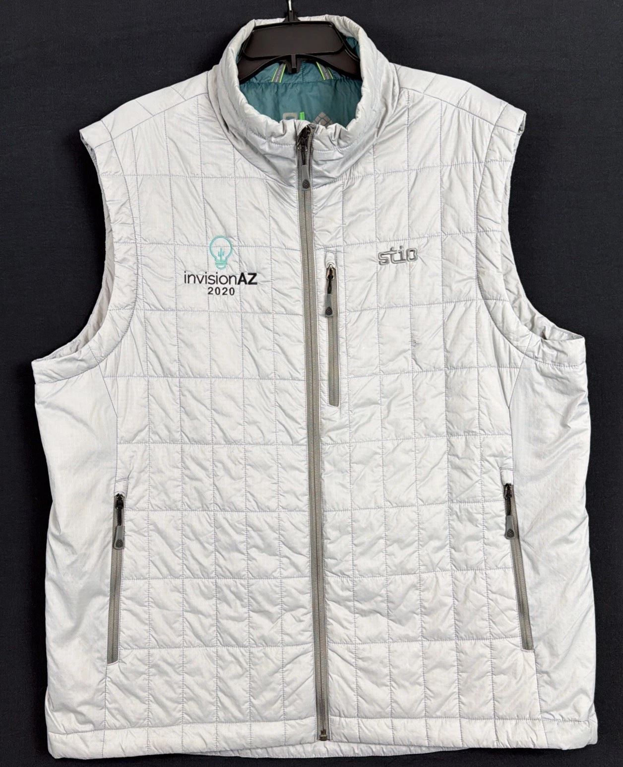 Stio Men's Azura Insulated Vest Gray Size X-Large Permaloft Corporate Logo.
Opens in a new window or