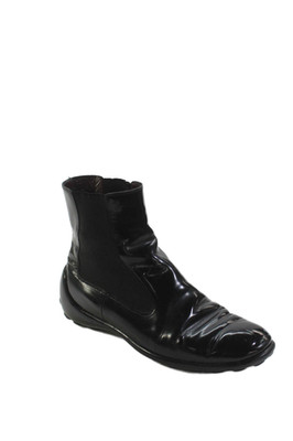 Tods Women's Round Toe Pull-On Leather Bootie Black Size 8