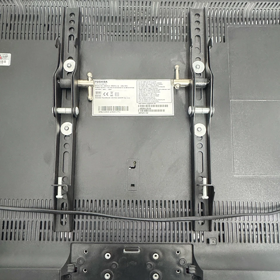 Toshiba 32BL702B 32" LCD TV Full HD HDMI USB VGA SCART Freeview with Remote Work - Image 4 of 4