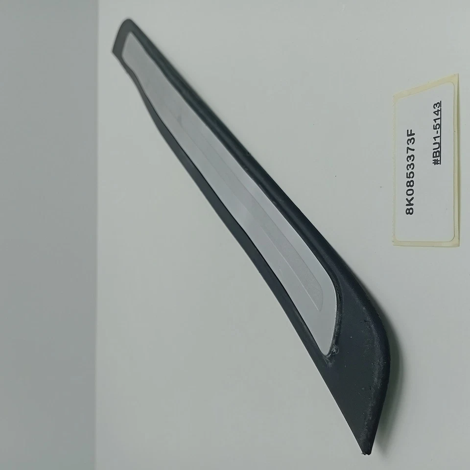 2014 Audi RS4 вход полоска с надписью 8K0853373F - Изображение 4 из 4