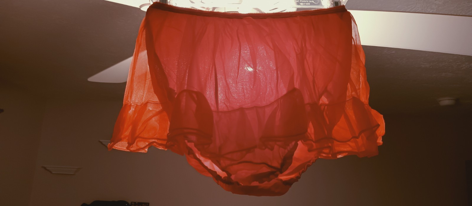 UNBRANDED VINTAGE NYLON PANTY SLIP sz M-6 RED w-CHIFFON SKIRT NYLON GUSSET#04-19