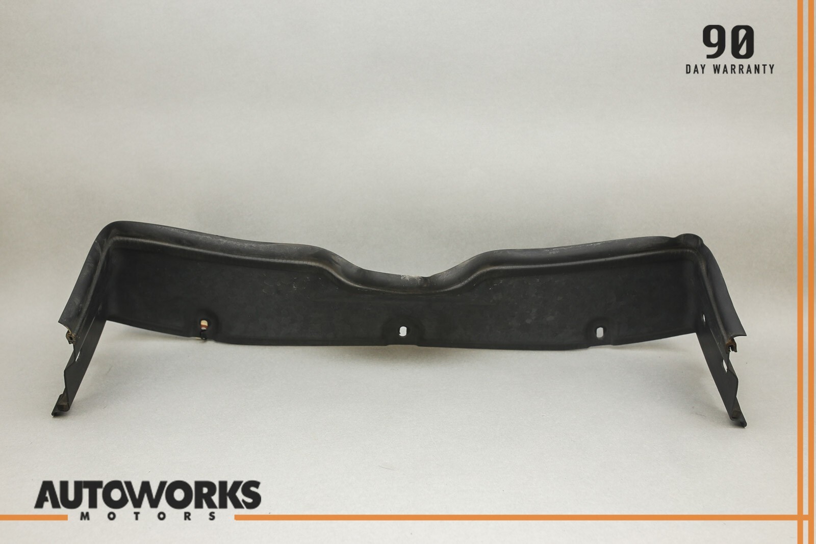 05-08 Maserati Quattroporte M139 Front Bumper Upper Conveyor Trim 67069600 OEM