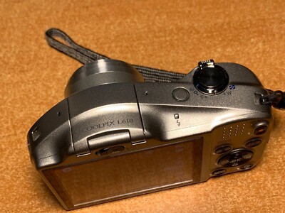 Nikon COOLPIX L610 Silver Digital Camera (HAS ISSUES-SEE
