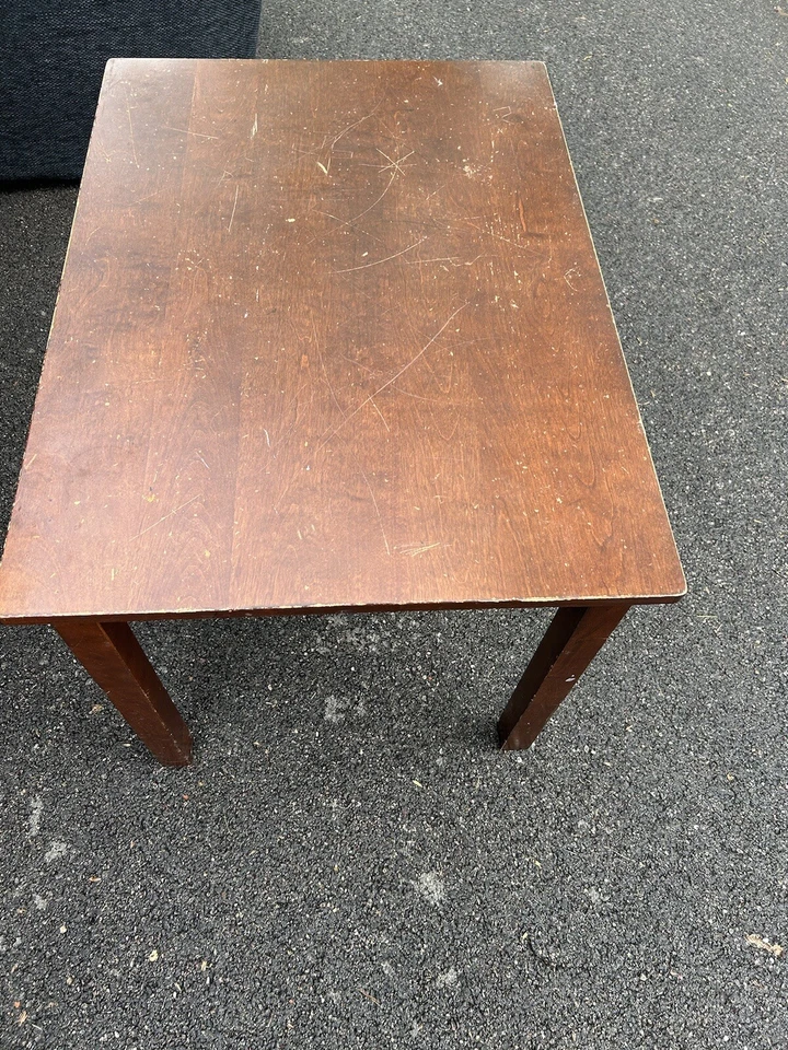 Mesa artesanal Pottery Barn para niños, 2 sillas de madera incluidas Foto 2 de 4