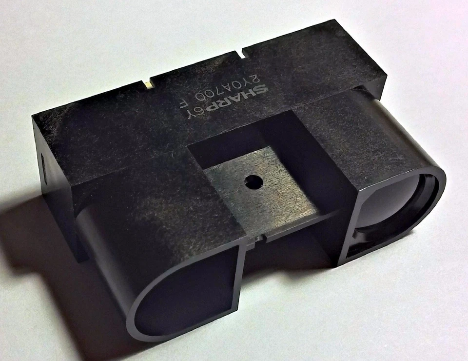 Sharp 2Y0A700 F 100 - 550 cm Analog Long Distance Measuring IR Sensor Proximity - Image 3 of 3