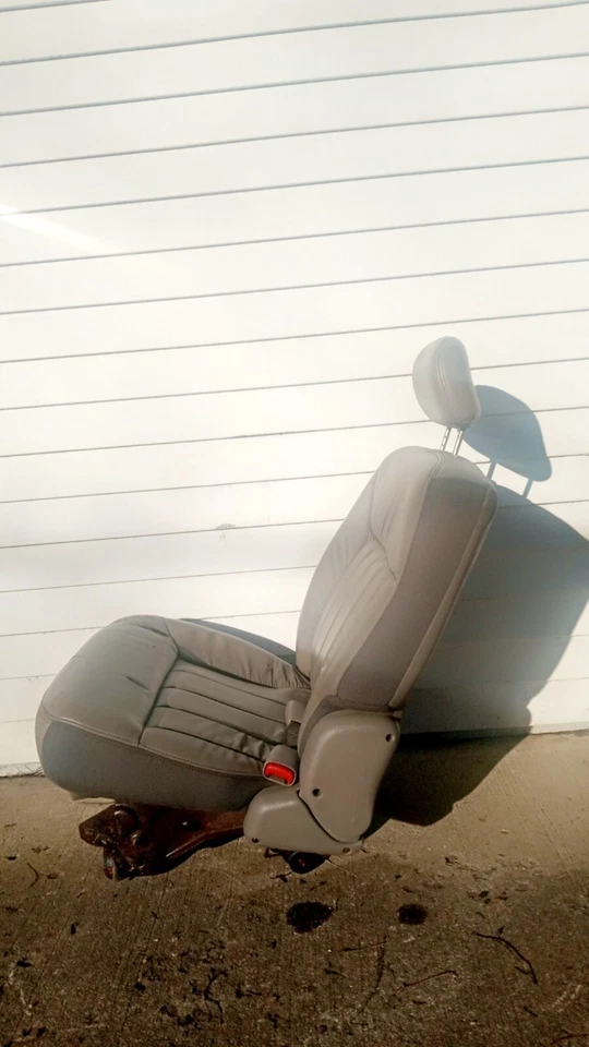 Juego trasero Chrysler Town Country 2002-2007 tercera fila asiento izquierdo derecho cuero beige Foto 4 de 4