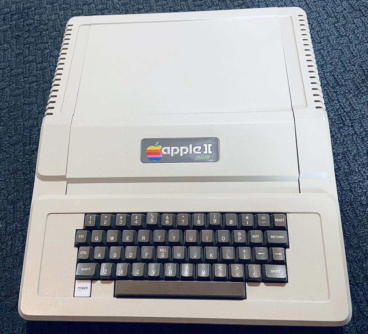 Vintage EUC 1980 Apple II Plus Computer Rare Microsoft ROM
