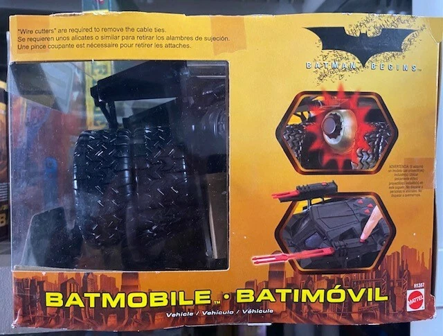 2005 BATMOBILE "BATMAN BEGINS" CAR VEHICLE w/ SECRET WEAPONS MATTEL H1387 ~ NEW - Image 2 of 3