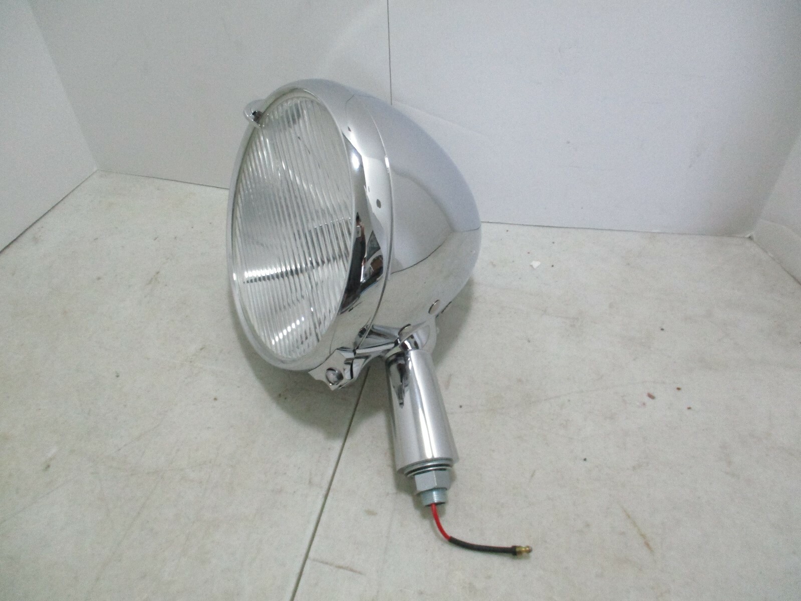 BENTLEY MARK VI & 'R-TYPE center spot light  7"  with extinded base