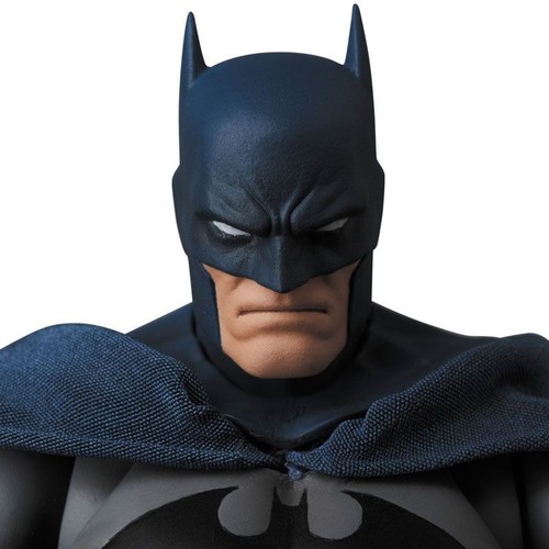 Medicom Toy MAFEX Batman Hush Batman - Foto 9 di 13