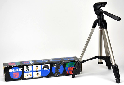 Slik U2000 Video and Photo Aluminum Tripod W/ Panhead Head - 18'' - 45'' 2lbs