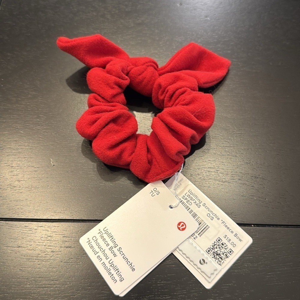 LULULEMON Uplifting Scrunchie Fleece Bow Sports Red NWT SOLD OUT 🎀✨