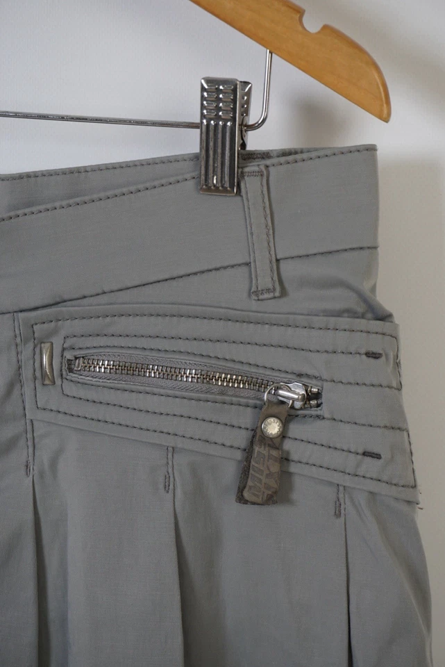 Mini microfalda incorporada Miss Sixty gris plisada Y2K Italia talla L Foto 3 de 4