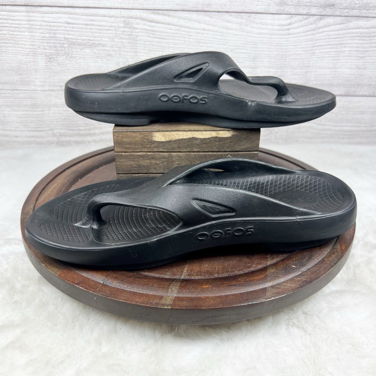 Oofos Sandals Mens OOriginal Flip Flops Recovery Thong Black  display picture 2