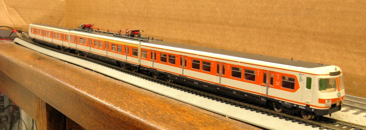 鉄道模型　外国型貨車　Roco45988 タンク車3輌、 DB、DC、HO ROCO #4134 Deutsche Bahn DB ET-420 3-Car Commuter Train, C7 Runs