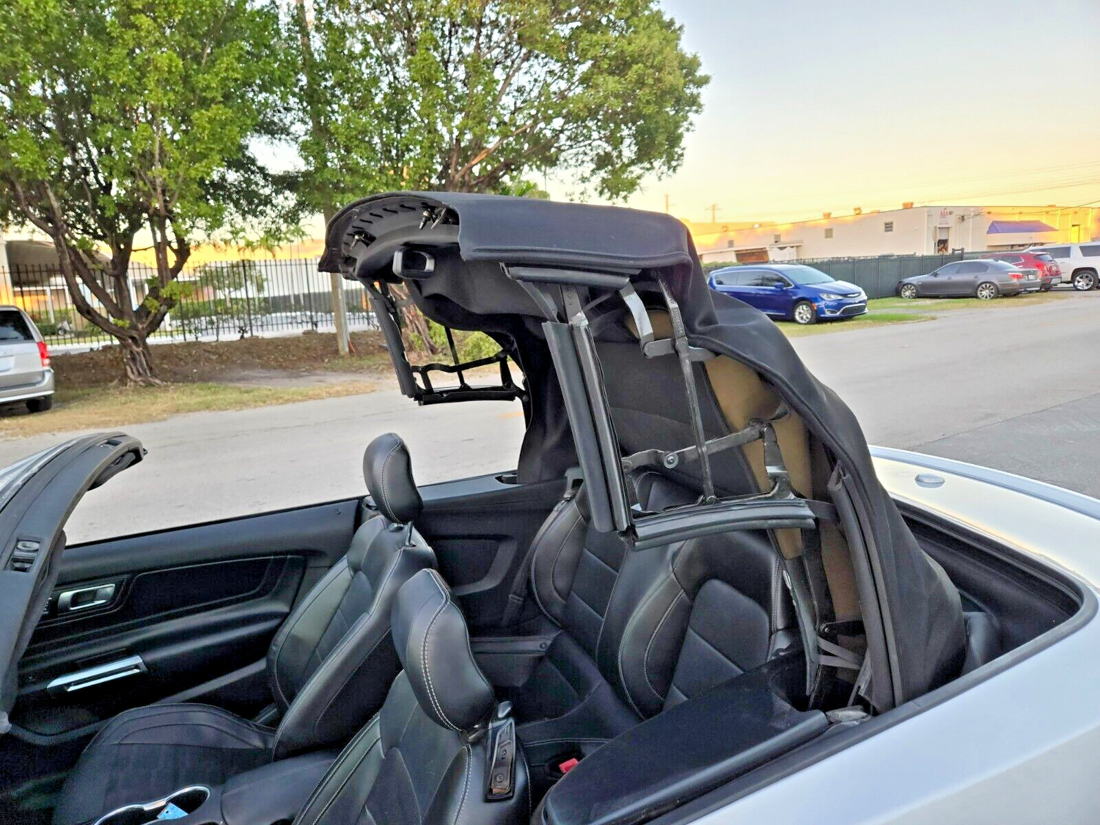 Ford Mustang - Image 18