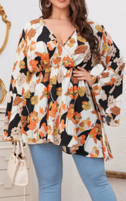 Adorable Size 1 XL Multicolor V-Neck Asymmetrical Hem Bell Sleeve Tunic Blouse