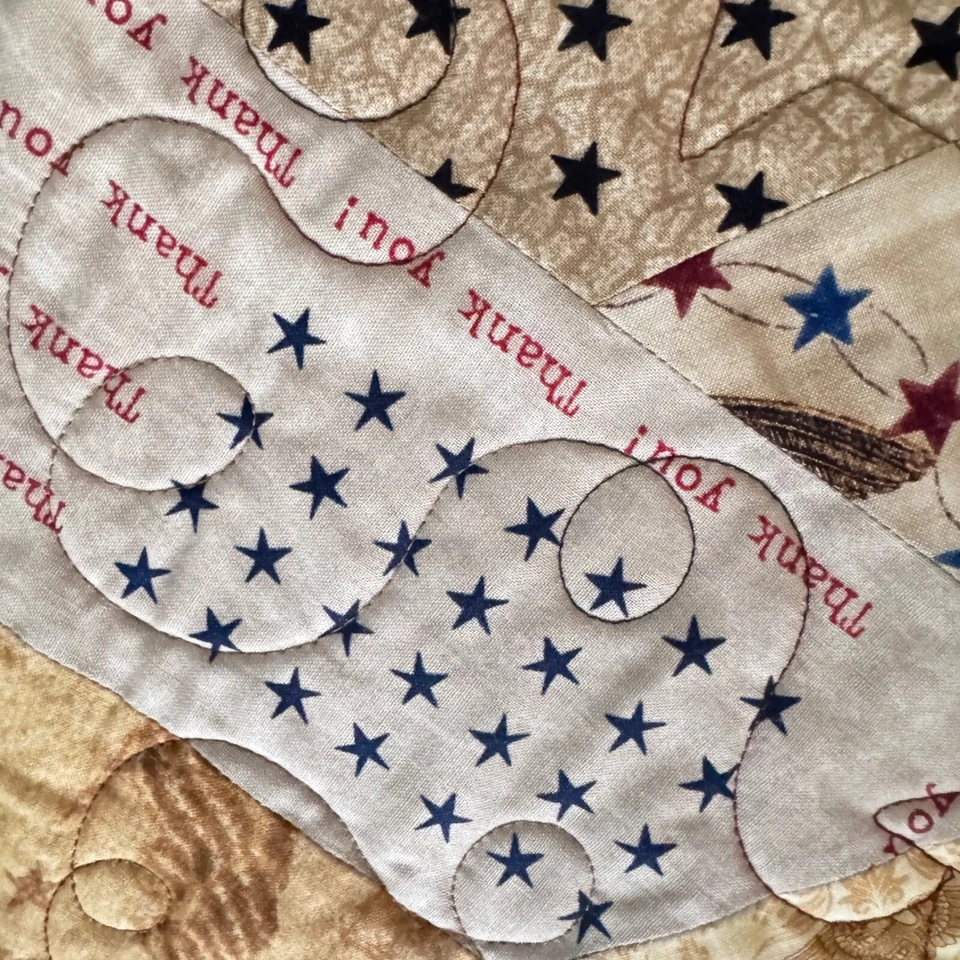 Colcha de colo patriótica feita à mão americana estrelas e listras EUA assinada em excelente estado usado 60x60" - Imagem 4 de 4