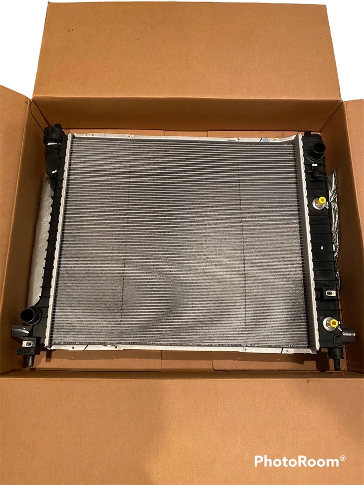 Оригинальный радиатор GM ACDelco 21758 2010 Cadillac SRX 3,0 л V6 20818748 новый из старых запасов - Изображение 2 из 4