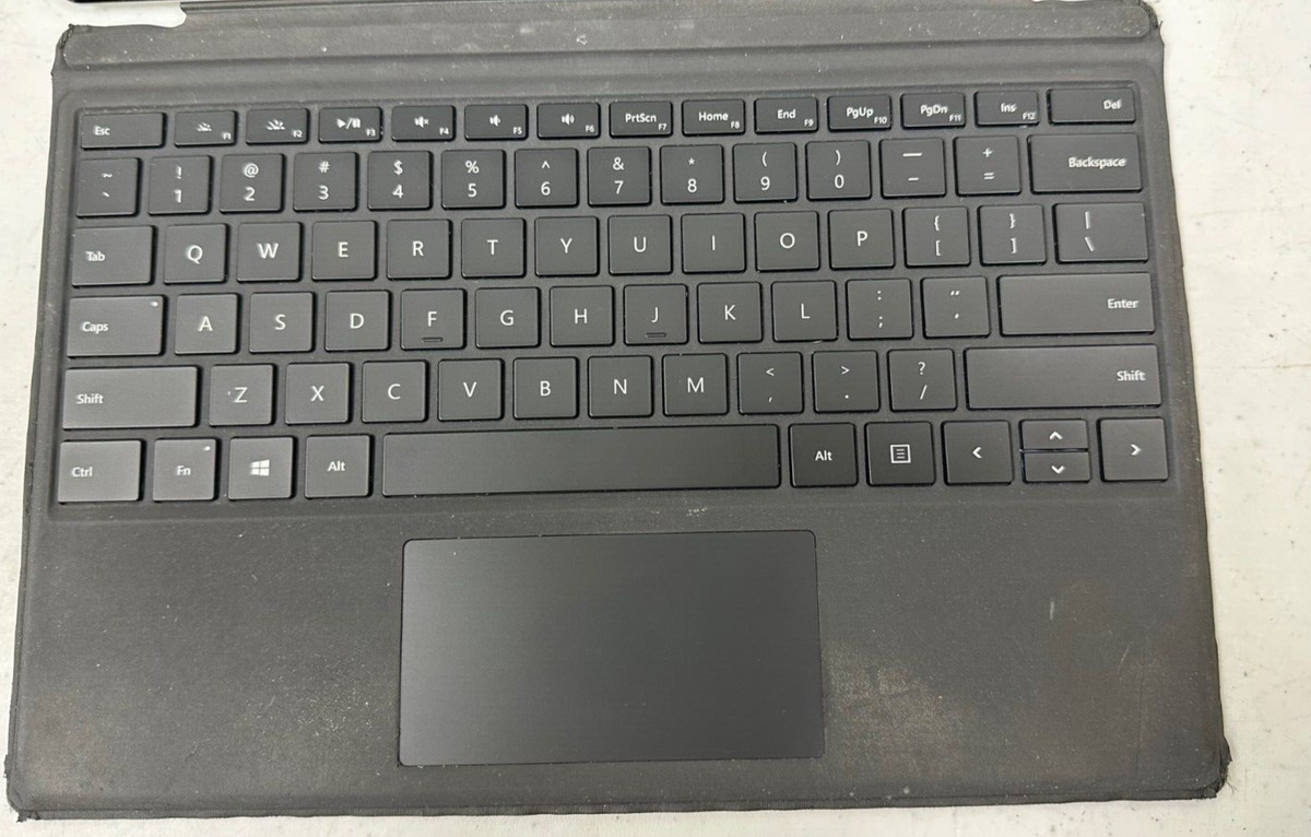 Microsoft Surface Pro 4 Core i5 6300U 2.4GHz 8GB RAM 256GB-Touch