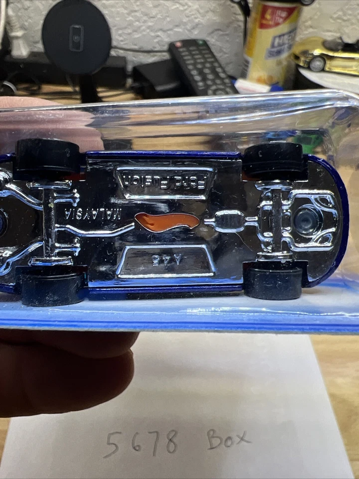 2009 Hot Wheels #109 HW City Works 3/10 FORD FUSION Police Blue Variant w/PR5 Sp - Image 2 of 4