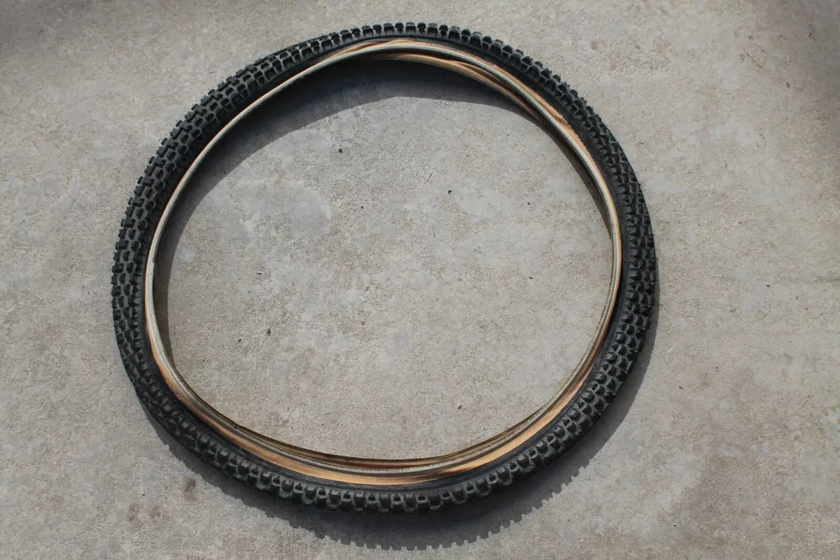 NOS Tyre Cover Vintage Retro 90s Specialized Crossroads II 26 x
