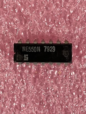 NE550N ADJ POSITIVE STANDARD REGULATOR 14 PIN DIP SIGNETICS (LOT OF 1)