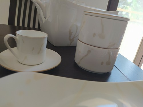 Domino Margot Gold da 12 Fine Bone China servizio - Foto 3 di 10