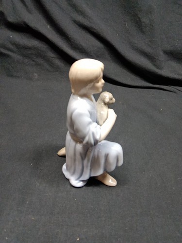Enesco 1988 Christmas Shepherd Boy W/ Lamb Paul L. Connolly Porcelain Nativity - Picture 5 of 8