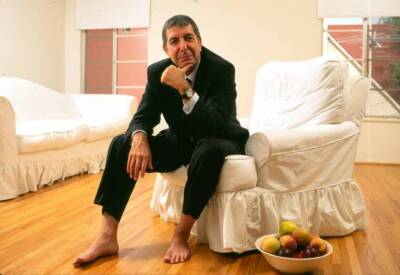 Leonard Cohen in his almost bare apartment before he left to be a  - Old Photo 6