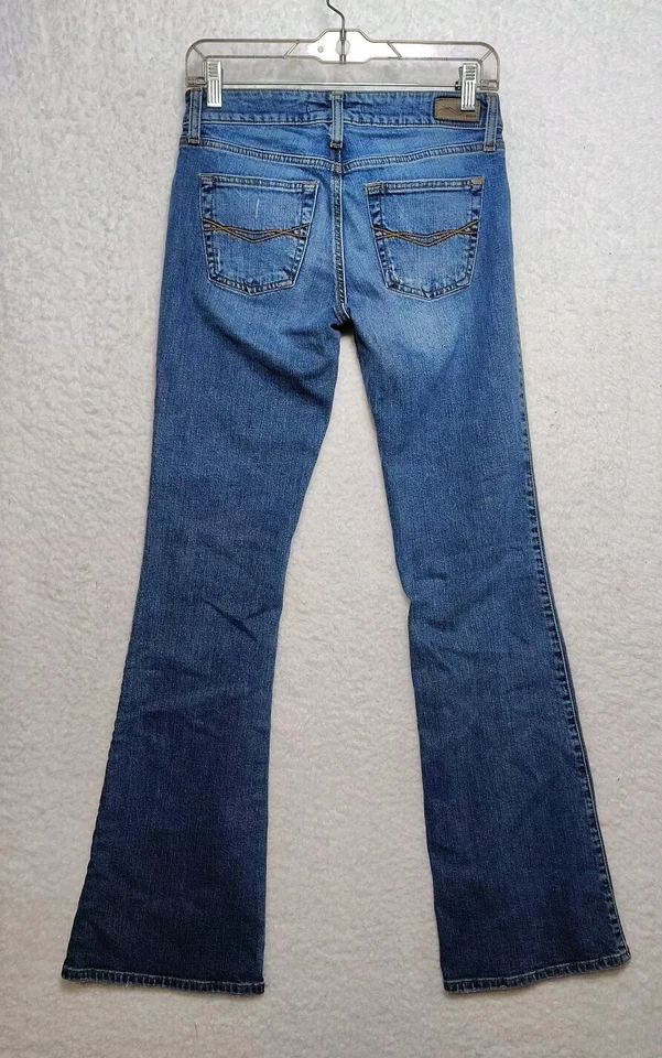 Pantalones de mezclilla para mujer Mavi 047 Mindy de pierna acampanada tiro bajo lavado medio talla 25x32 Foto 2 de 4