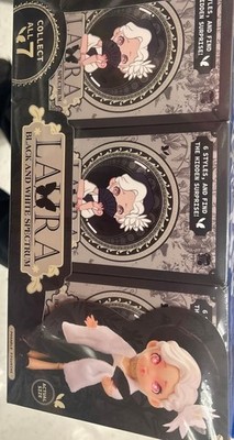 laura black and white spectrum 6 pack