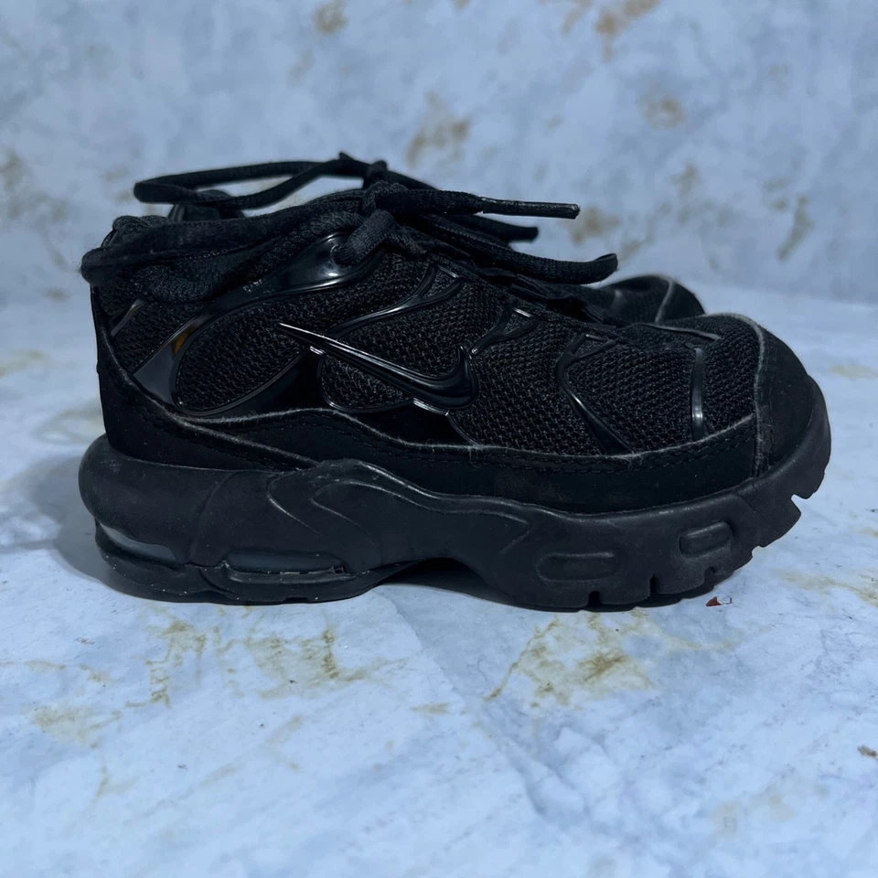 Nike Air Max Plus Kleinkind Jugend Größe 7C Schuhe schwarz sportlich niedrig Trainer Sneaker