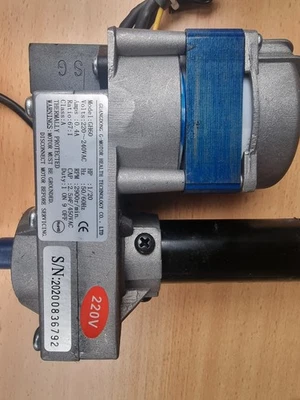 REEBOK ONE GT40S TREADMILL INCLINE MOTOR IN GOOD WORKING ORDER - image 1 of 2